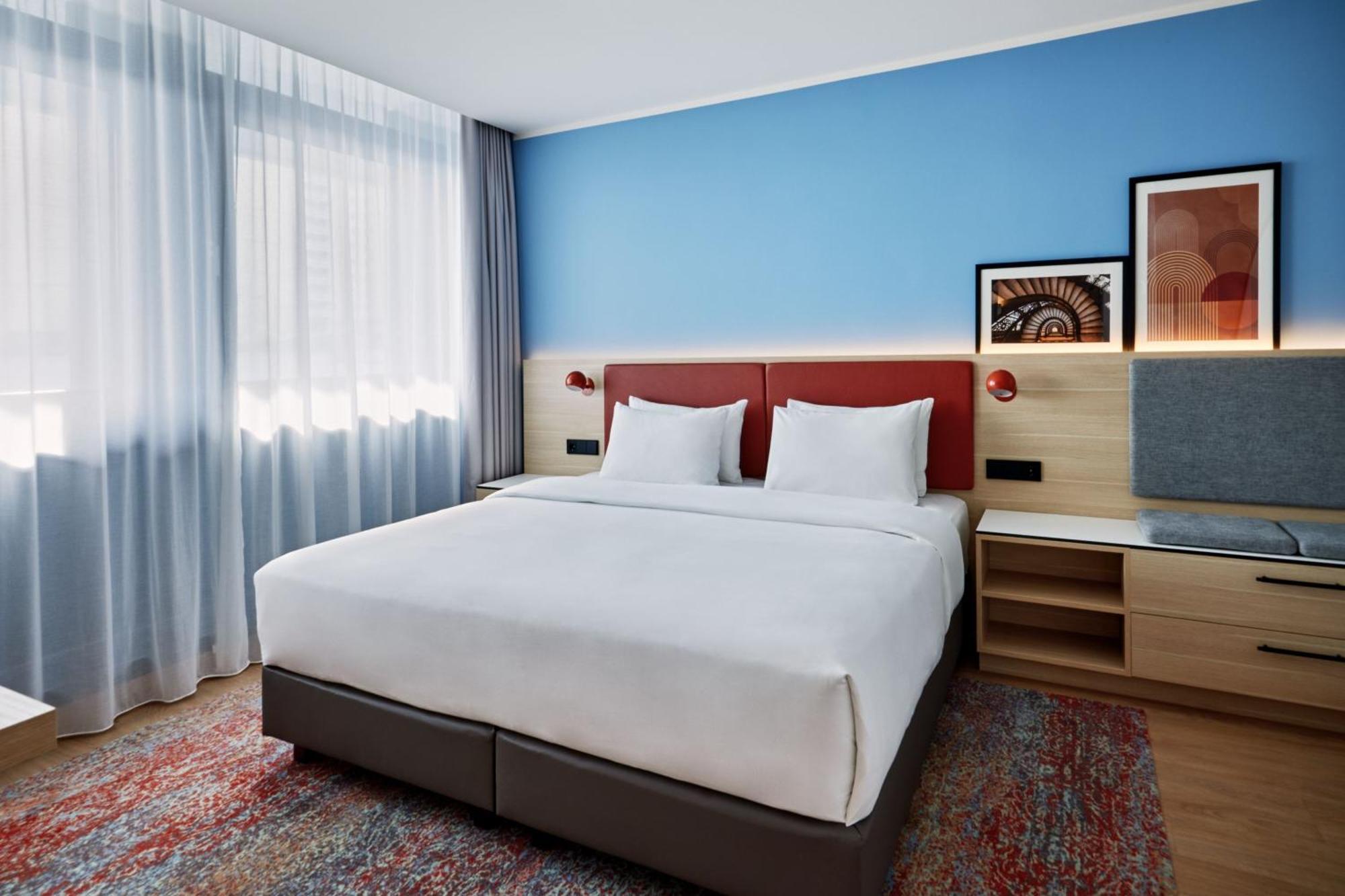 Superior Studio mit Kingsize-Bett, Schlafsofa und Balkon