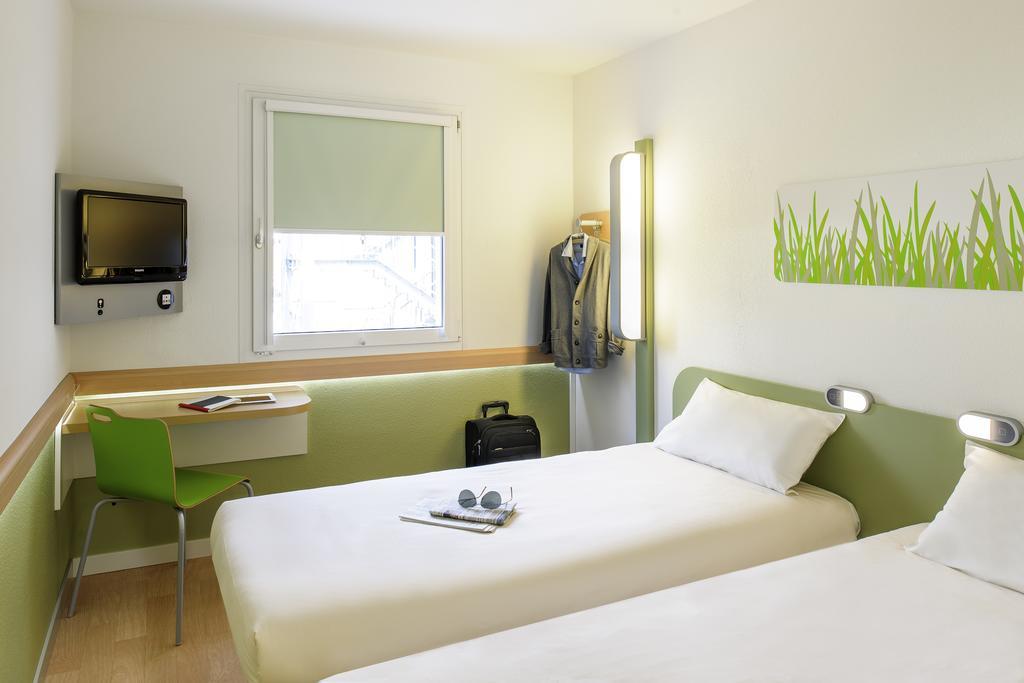 Tweepersoonskamer met 2 Aparte Bedden