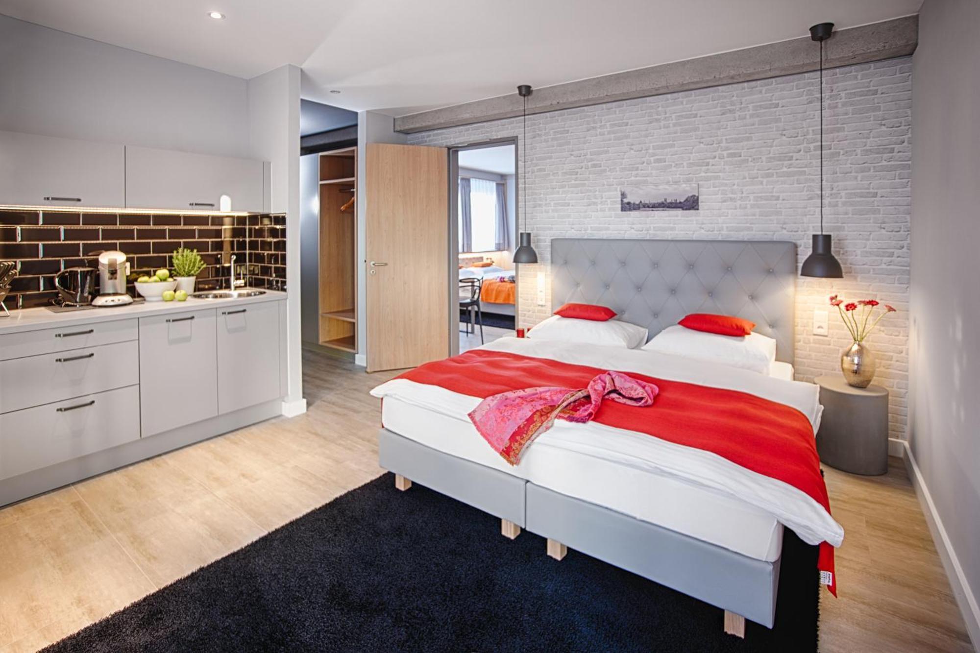 Two-Bedroom Apartment,824883407:JPEG