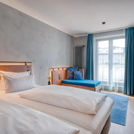 Unsoeld'S Factory Hotel-2