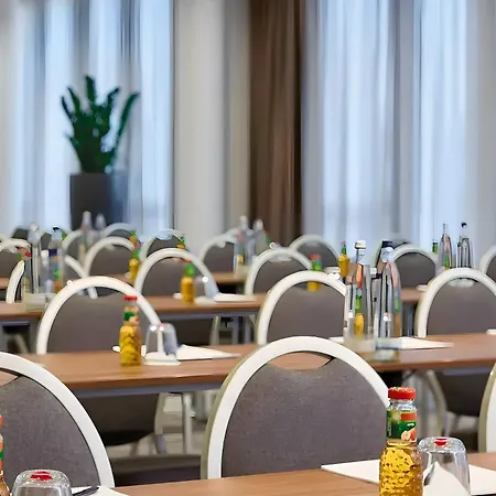 Leonardo Royal Hotel Munich Bavaria Towers-3